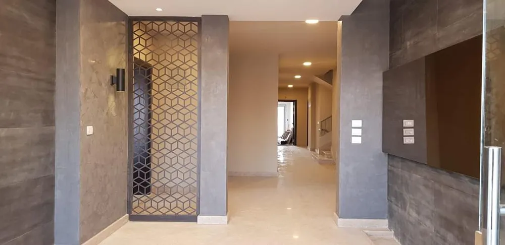 Apartment in Address East